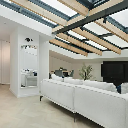 Metropolis Design Apartments-2